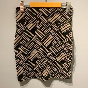 Hot Topic Tan And Black Skirt 10$ or 2 for 15$!